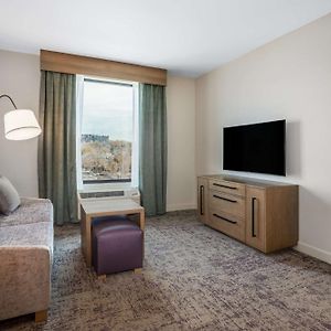 One-Bedroom King Suite